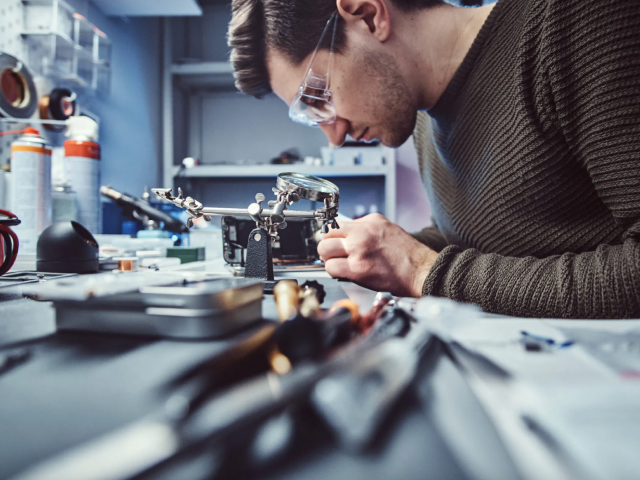 Базовая оснастка мастерской для техников и разработчиков